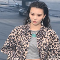 川口ゆりな、美ウエスト大胆披露 オールバックヘアで雰囲気ガラリ<TGC フェス 山梨 2023> 画像