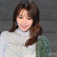 香音、タイトなトップスからほっそり二の腕 風にたなびく“妖精”スタイル<TGC フェス 山梨 2023> 画像