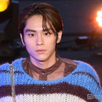 山下幸輝、スカート姿でランウェイ レディースアイテム着こなす美しさ<TGC フェス 山梨 2023> 画像