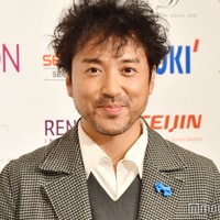 腹膜炎で入院のムロツヨシ、復帰を報告「本当に申し訳ありませんでした」現在の姿も公開 画像