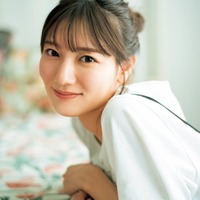 日向坂46河田陽菜、眩しい微笑み「週刊少年マガジン」初登場で表紙 画像