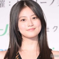 今田美桜、ミニ丈ドレスでスラリ美脚披露 1年中行なっているケア明かす 画像