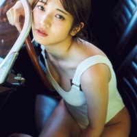 Peel the Apple黒嵜菜々子、ハイレグ姿で抜群プロポーション 画像