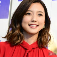 真野恵里菜、金髪ハイトーンからピンクヘアにイメチェン「似合ってる」「素敵」の声 画像