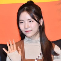 NiziUマヤ、美腹筋輝くミニ丈キャミ姿公開「スタイル良すぎ」と反響 画像