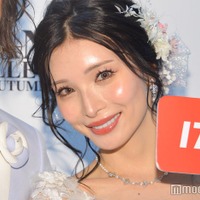 レジェンドキャバ嬢みゆう、イケメン夫とキス 結婚式の様子公開で「美男美女」「美しい」の声 画像