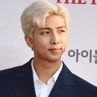 BTS・RM、目元を負傷 痛々しい傷に心配の声 画像