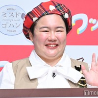 やす子、“雰囲気ガラリ”無造作ヘアショットに反響殺到「可愛い」「肌綺麗」 画像