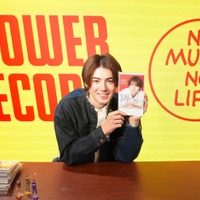 Z世代から人気誇るイケメン・翔、お渡し会イベントでファン涙 2024年の抱負語る「新しいことにチャレンジ」 画像