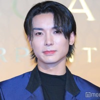 PENTAGON安達祐人、日本での再始動後初イベント サテンスーツでクールな色気<ブルガリ セルペンティ展示会> 画像