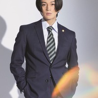 FANTASTICS八木勇征、萩原利久との焼き肉エピソード語る スーツ姿で“法外な美しさ” 画像