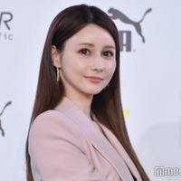 ダレノガレ明美、ミニスカコーデで美脚際立つ ディズニー満喫ショット公開 画像