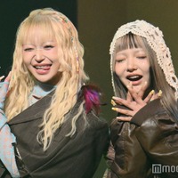 YouTube話題の“コノリリ”Conomi&ライリー、美脚際立つミニ丈・個性派コーデ堂々着こなす<TGC teen 2023 Winter> 画像