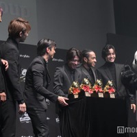 Aぇ! group、粋なフォローで会場和ませる 大人の色気際立つ“バディショット”も<anan AWARD 2023> 画像