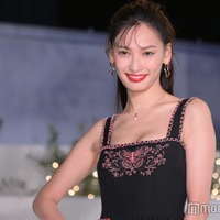 大政絢、美ボディ際立つセクシードレスで魅了<ディオールホリデーポップアップ> 画像