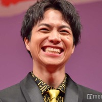 WEST.重岡大毅、初っ端から“ドジ”炸裂 間宮祥太朗「踊りながら喋ってる?」<ある閉ざされた雪の山荘で> 画像
