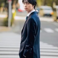 HiHi Jets作間龍斗、スーツ姿で“できる後輩社員”熱演「同僚から恋愛に発展するのはいい」憧れ語る 画像
