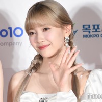 NiziUマユカ、美くびれ際立つへそ出しルックに反響「ギャルっぽくて可愛い」 画像
