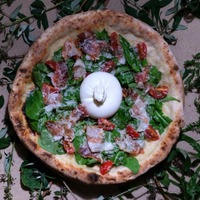日本初上陸ピザ屋「Pizza 4P's」麻布台ヒルズに、日本オリジナルピザや自家製チーズのカプレーゼ提供 画像