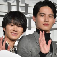Lil かんさい嶋崎斗亜、オフショット担当なのにアリを撮影 水上恒司「俺よりアリなんだ」<あの花が咲く丘で、君とまた出会えたら。> 画像