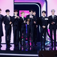 ZEROBASEONE「Favorite Asian Male Group」受賞 ソン・ハンビンがサプライズを予告<2023 MAMA AWARDS DAY1> 画像