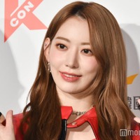 来日中LE SSERAFIM・SAKURA、築地で“家族旅行”「オーラすごすぎ」「素敵な家族」 画像