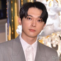吉沢亮、グレースーツ姿が爽やか 2024年の活動“匂わせ”も?「今年の頭から準備してるものがあって」<ディオール ガーデン オブ ドリームズ> 画像