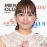 川口春奈「FENDI」ドレス纏い“背筋がしゃんとする思い” 「ベストドレッサー賞」受賞で赤楚衛二とも微笑み合う 画像