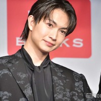 綱啓永、自身の“腹チラショット”アピール「つなマルが喜びそうな」<27ルール> 画像
