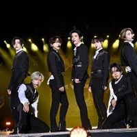 ENHYPEN、NI-KIの18歳バースデーをステージ上で祝福「Orange Flower」も初披露<MUSIC BANK GLOBAL FESTIVAL 2023> 画像
