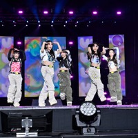 NewJeans、客席降臨で会場ざわめく 2023年彩る人気曲てんこ盛り<MUSIC BANK GLOBAL FESTIVAL 2023> 画像