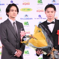 磯村勇斗、親友・北村匠海のサプライズ登場に笑顔 助演男優賞受賞するも複雑な思い打ち明ける<第48回報知映画賞> 画像