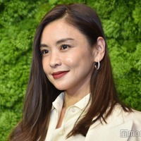 滝沢眞規子、イギリスから帰国の次女公開「横顔そっくり」「美人オーラがすごい」と話題 画像