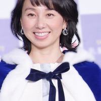 東尾理子、家族集合ショット公開に反響続々 七五三で夫・石田純一&父・東尾修氏ら勢ぞろい 画像