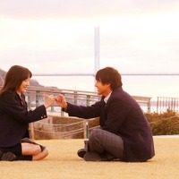 永野芽郁&山田裕貴、制服2ショット・手繋ぎも「君が心をくれたから」場面写真初公開 画像