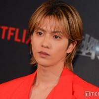 志尊淳、素肌SEXYな赤スーツ姿で登場 撮影時の要求に戸惑う「は?みたいな」<幽☆遊☆白書> 画像