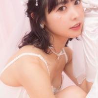 TikTokで話題・FRUITS ZIPPER仲川瑠夏、華奢なランジェリー姿披露<lunapi> 画像