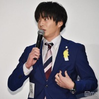 田中圭、体調不良で欠席の吉田鋼太郎アクスタと登場 内田理央も不在で焦る<おっさんずラブ-リターンズ-> 画像