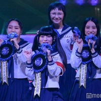 新しい学校のリーダーズ、結成8年で優秀作品賞受賞「オトナブルー」ロゼット身に付け披露<第65回輝く!日本レコード大賞> 画像