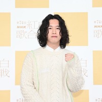 <紅白本番>キタニタツヤ、一夜限りの「呪術廻戦」特別映像とともに圧巻パフォーマンス 画像