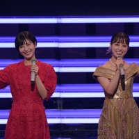 <紅白本番>司会・橋本環奈&浜辺美波、1着目は着物 華やかオーラで会場彩る 画像