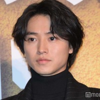 山崎賢人「キングダム」撮影中の衝撃エピソード「バスの窓が途中で運転中に割れたり」 画像