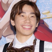 織田信成、妻&4人の子供と“手繋ぎジャンプ”「お子さん背高い」「素敵な家族」の声 画像