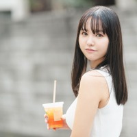 本郷柚巴、豊満バストくっきり “初めての一人暮らし”テーマに日常グラビア 画像