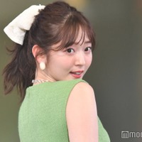 鈴木愛理、美脚際立つミニドレス姿公開「中学生の時以降ほぼやらない」髪型にも注目集まる 画像