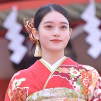 高石あかり、艷やか晴れ着姿で色白美肌際立つ「種が芽吹く年になれば」2024年の抱負語る 画像