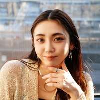 「新空港占拠」鶏役で話題・山谷花純「ワクワクが止まらない」撮影現場裏話・役作り秘話も<インタビュー> 画像