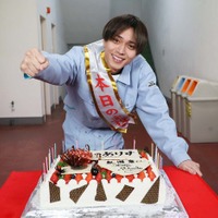 King & Prince永瀬廉、バースデーサプライズに歓喜 25歳の抱負語る「今よりも柔軟に物事を考えて仕事に精進したい」<厨房のありす> 画像