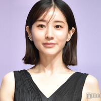 田中みな実、熱愛報道後初の公の場「プライベートは充実していますか？」に茶目っ気全開ポーズで反応 画像