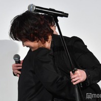 綾野剛、齋藤潤の手紙に感動のハグ「必ずまた共演しましょう」＜カラオケ行こ！＞ 画像